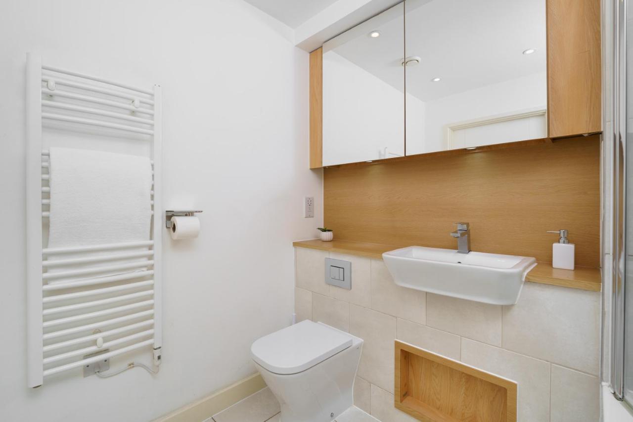 Stylish Fully-Equipped One Bedroom Apartment With Extra Sofa Bed, Free Secure Parking, Onsite Gym, 24Hr Security & Concierge London Exterior photo